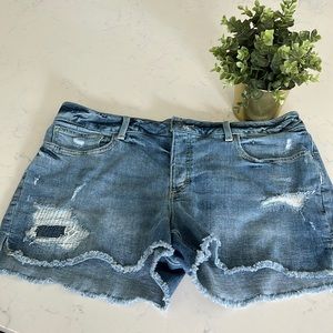 Denim distressed shorts